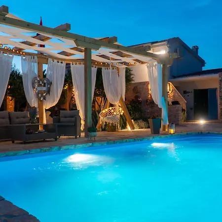 別荘 Secluded House With A Swimming Pool Kosljun, Pag - 22238 Košljun