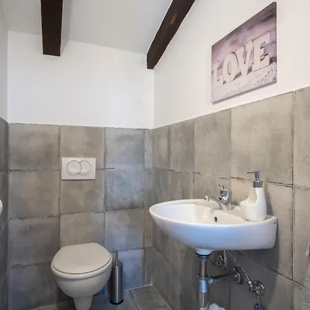 Secluded House With A Swimming Pool Kosljun, Pag - 22238 * パグ