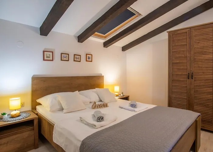 Secluded House With A Swimming Pool Kosljun, Pag - 22238 펜션