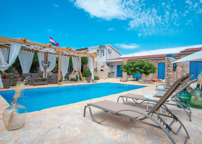 Secluded House With A Swimming Pool Kosljun, Pag - 22238 * Košljun