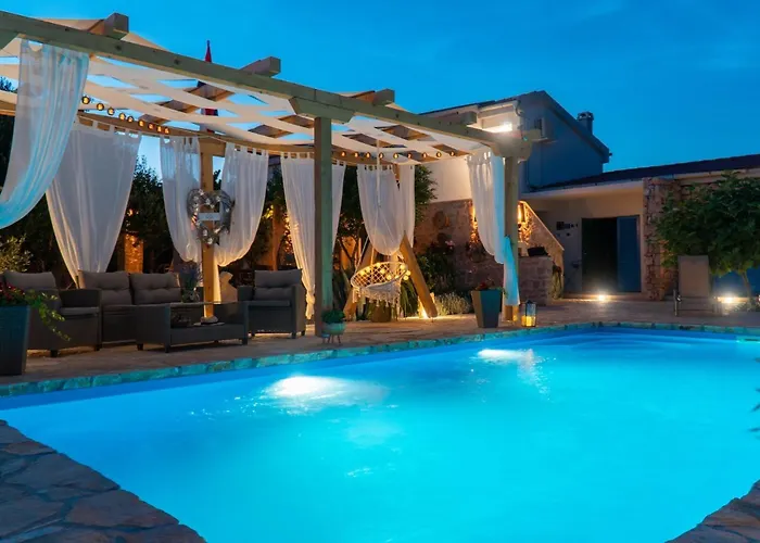 Σπίτι διακοπών Secluded House With A Swimming Pool Kosljun, Pag - 22238 Košljun